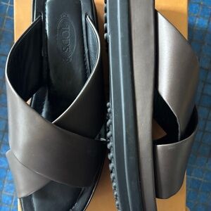 Tods vintage never worn brown leather sandals